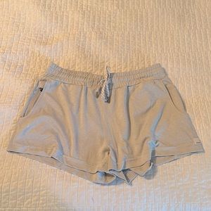 Vuori Halo performance short S oatmeal